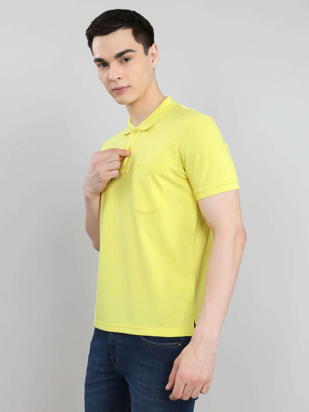 Men Yellow Solid Collar Half Sleeve T-Shirt - Image 2
