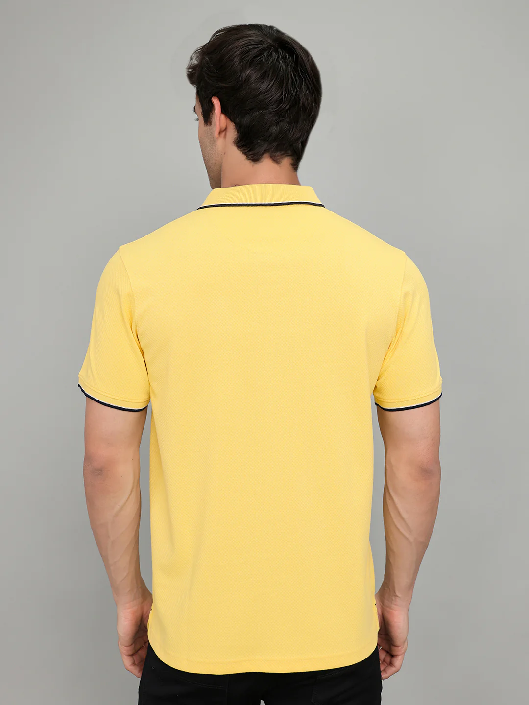 Men Yellow Solid Collar Half Sleeve T-Shirt - Image 4