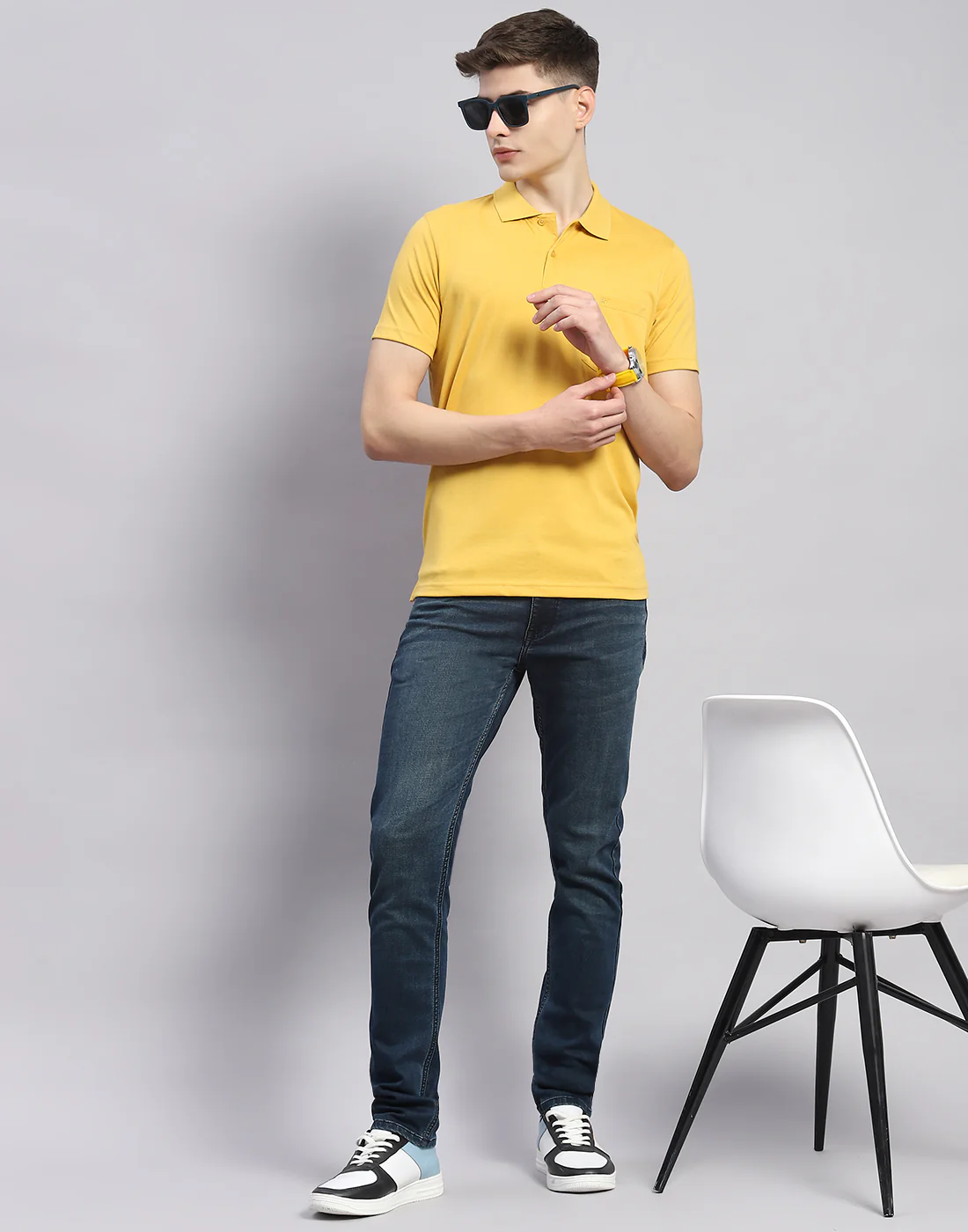 Men Yellow Solid Polo Collar Half Sleeve T-Shirt - Image 2