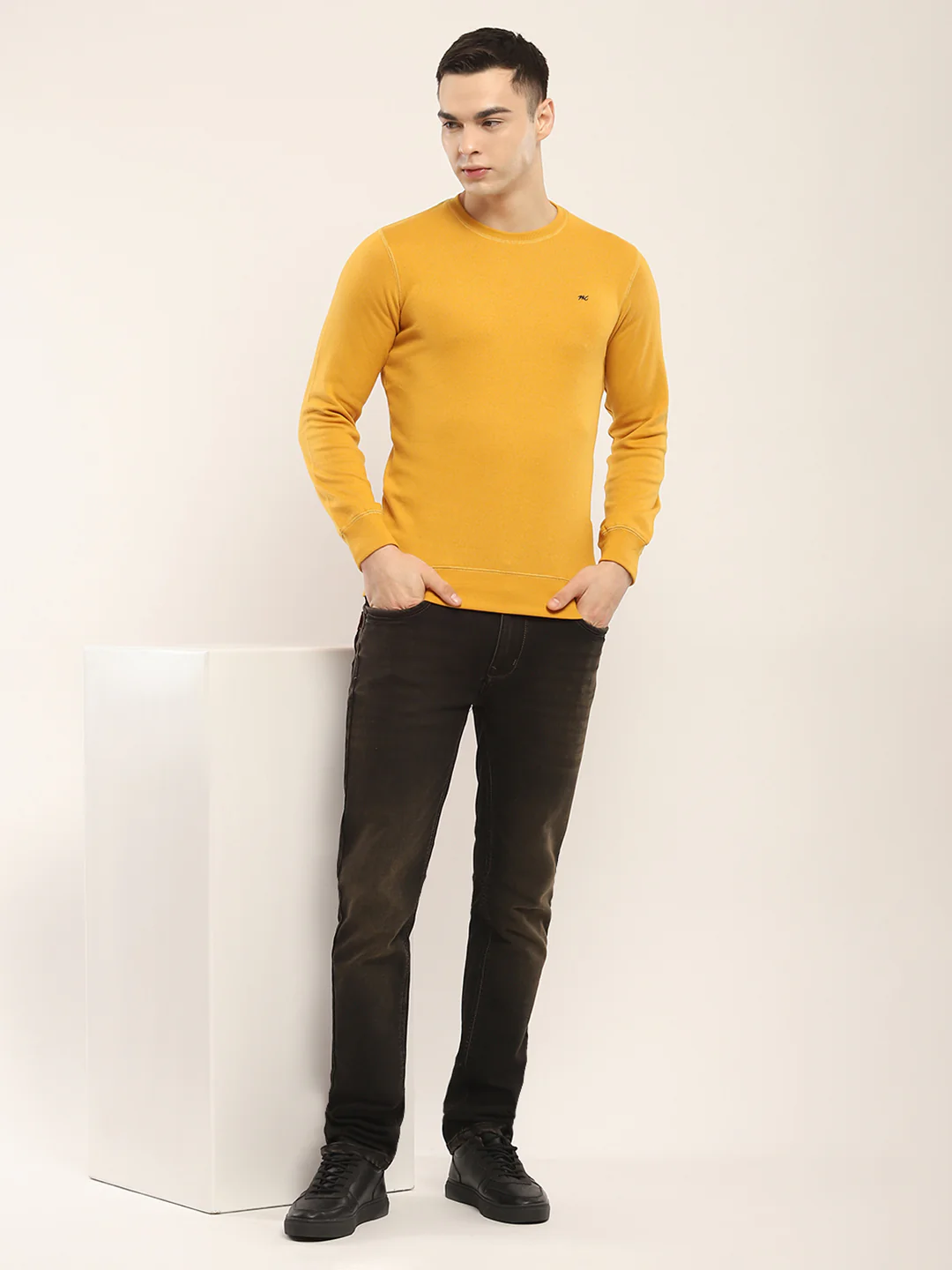 Men Yellow Solid Round Neck Full Sleeve Winter T-Shirt - Image 2