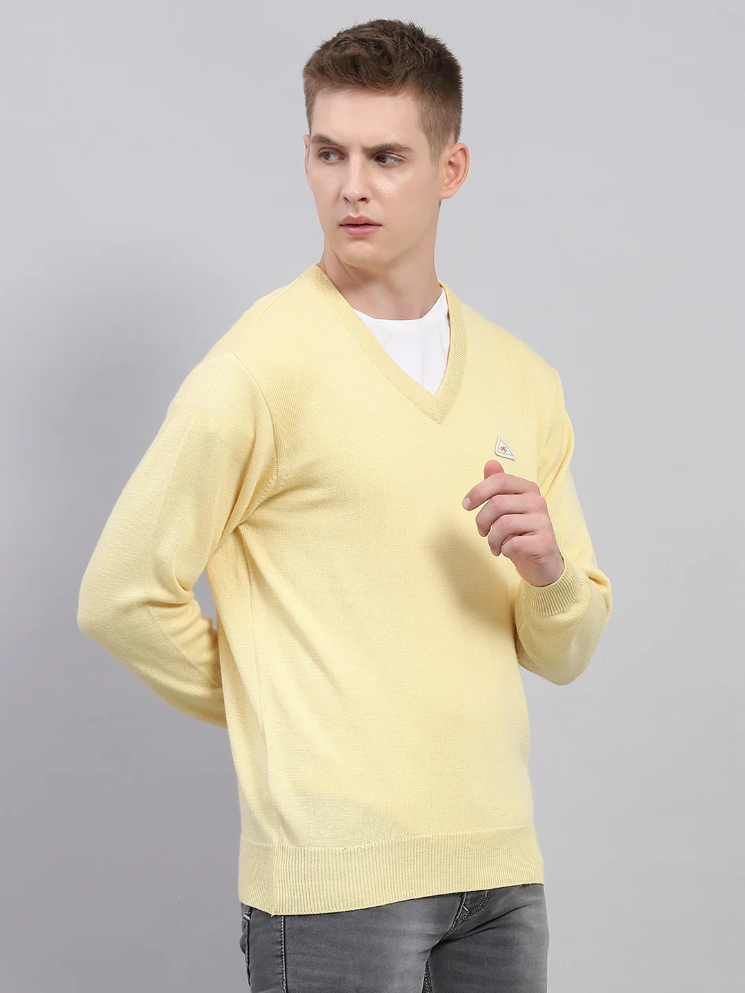Men Yellow Solid V Neck Full Sleeve Pullover - Image 4