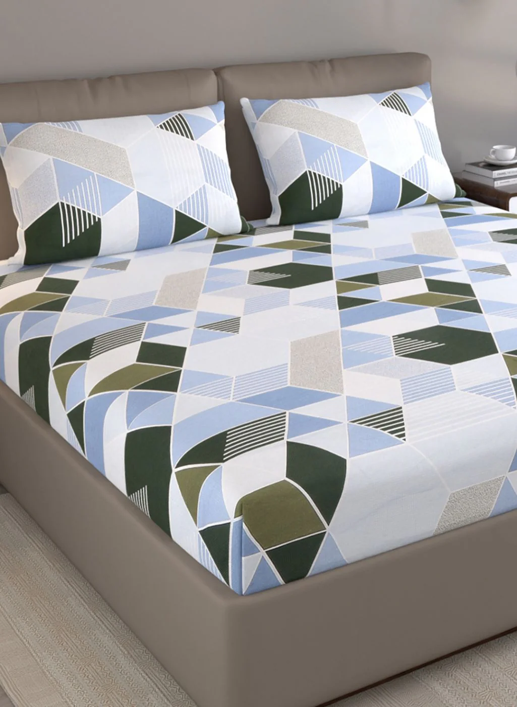 120TC Pure Cotton Queen Bedsheet with 2 Pillow Covers - Image 4