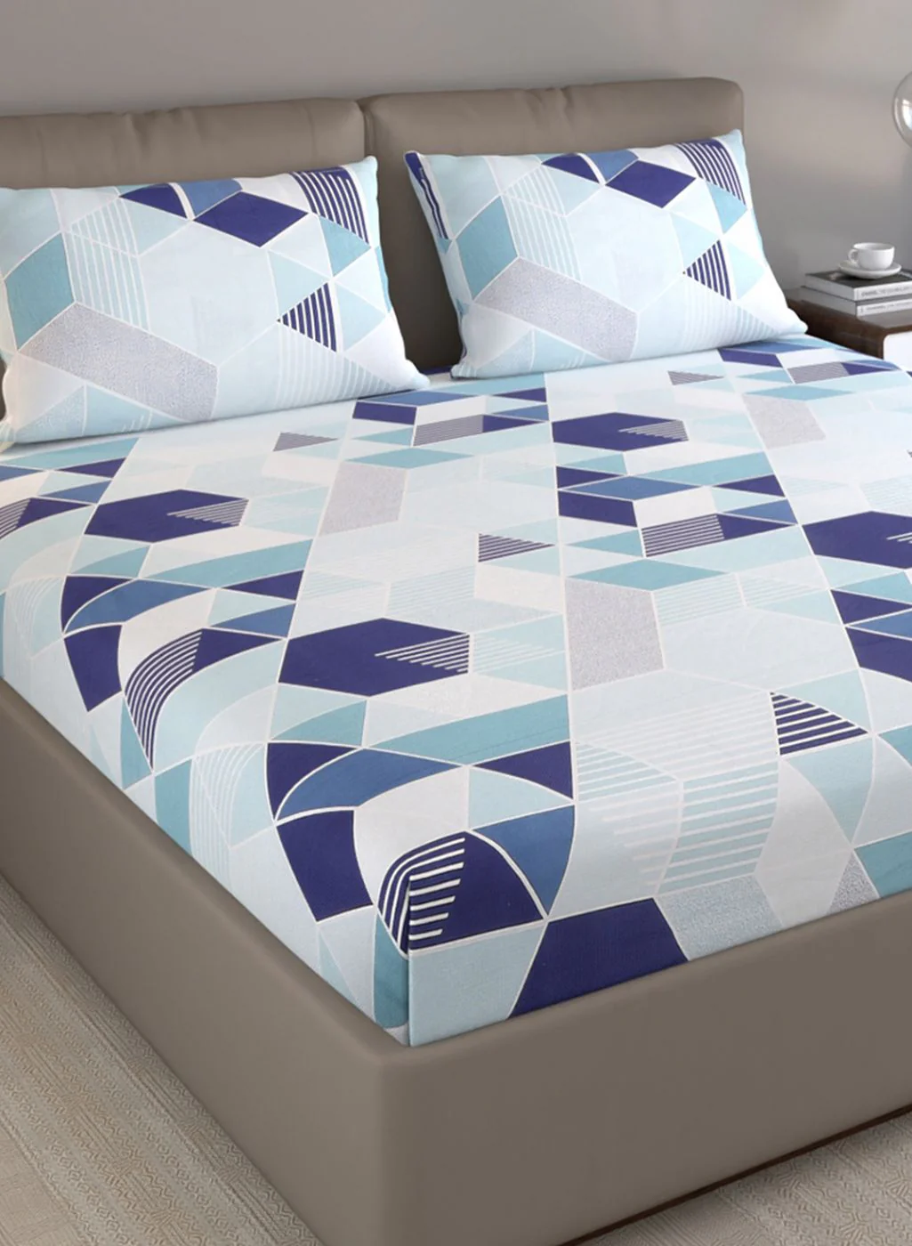 120TC Pure Cotton Queen Bedsheet with 2 Pillow Covers - Image 4