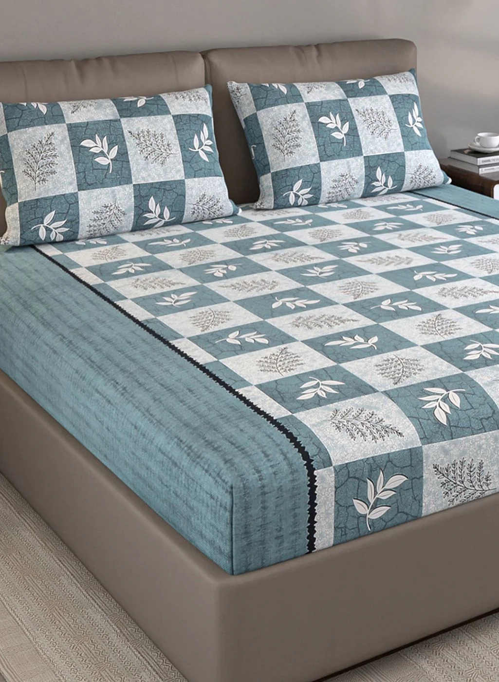140TC Pure Cotton Queen Bedsheet with 2 Pillow Covers - Image 4