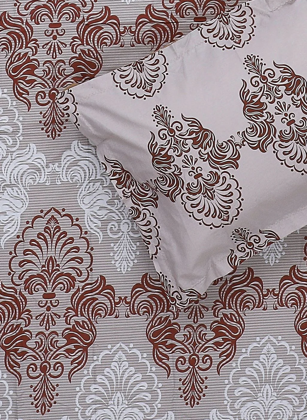 144TC Pure Cotton King Bedsheet with 2 Pillow Covers - Image 5