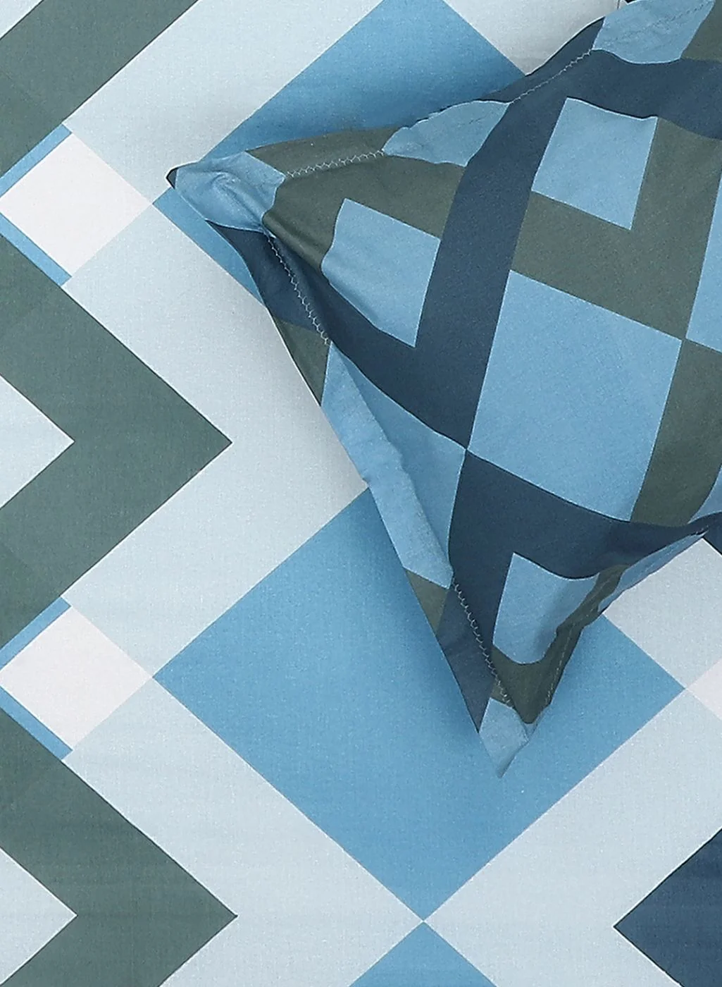 152TC Pure Cotton King Bedsheet with 2 Pillow Covers - Image 5