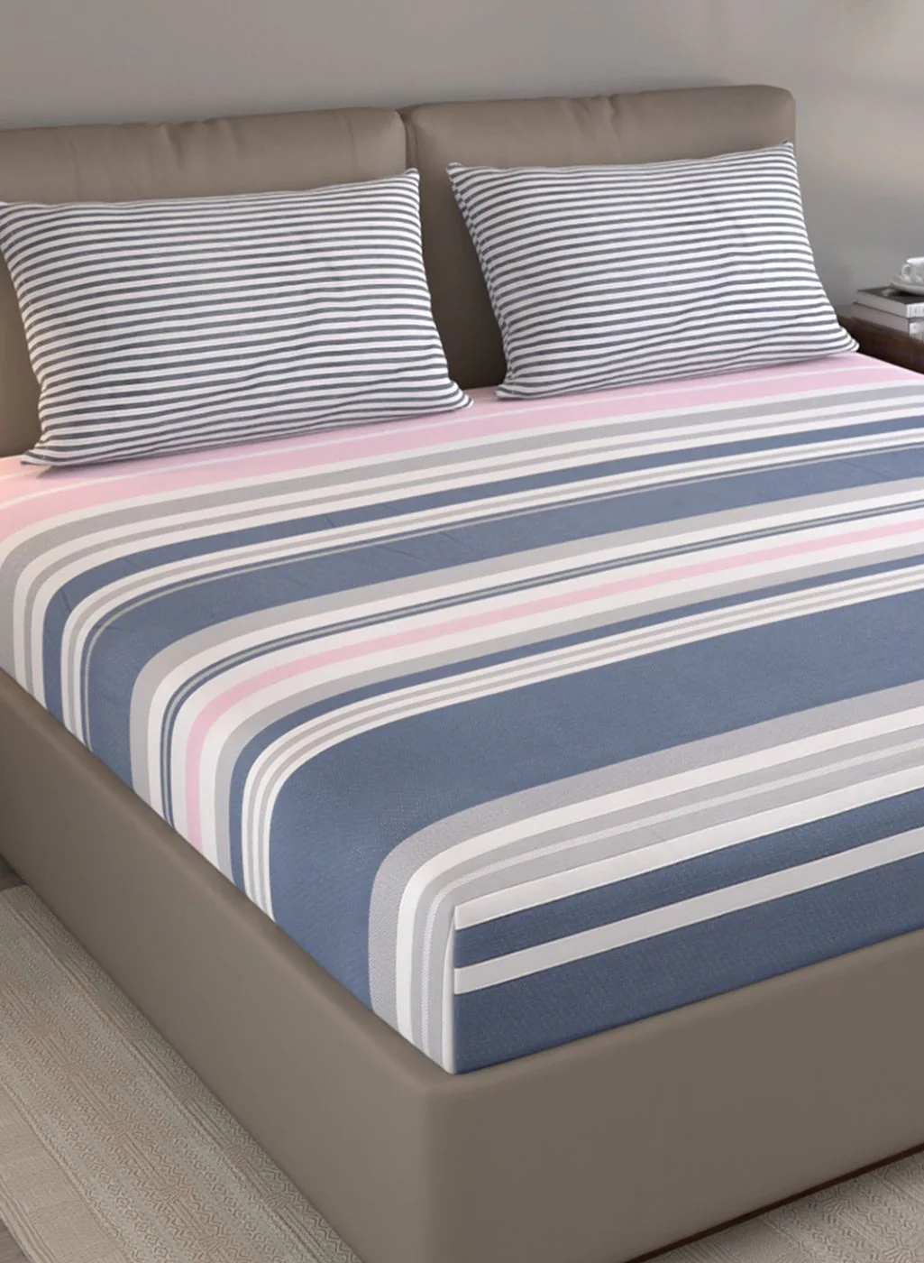 200TC Pure Cotton Queen Bedsheet with 2 Pillow Covers - Image 4