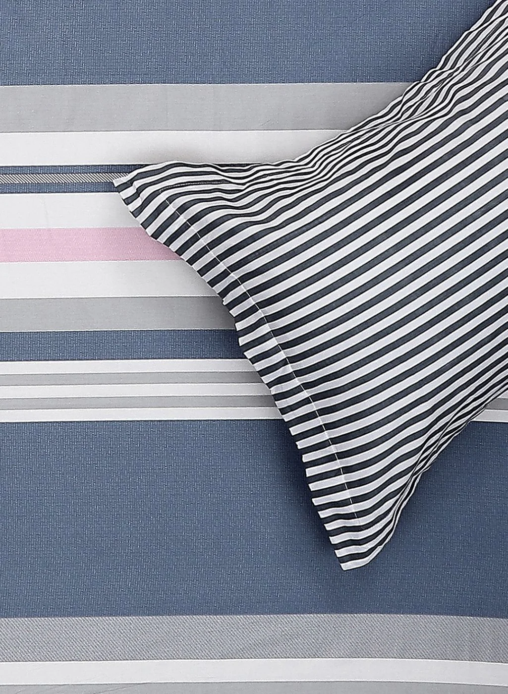 200TC Pure Cotton Queen Bedsheet with 2 Pillow Covers - Image 5