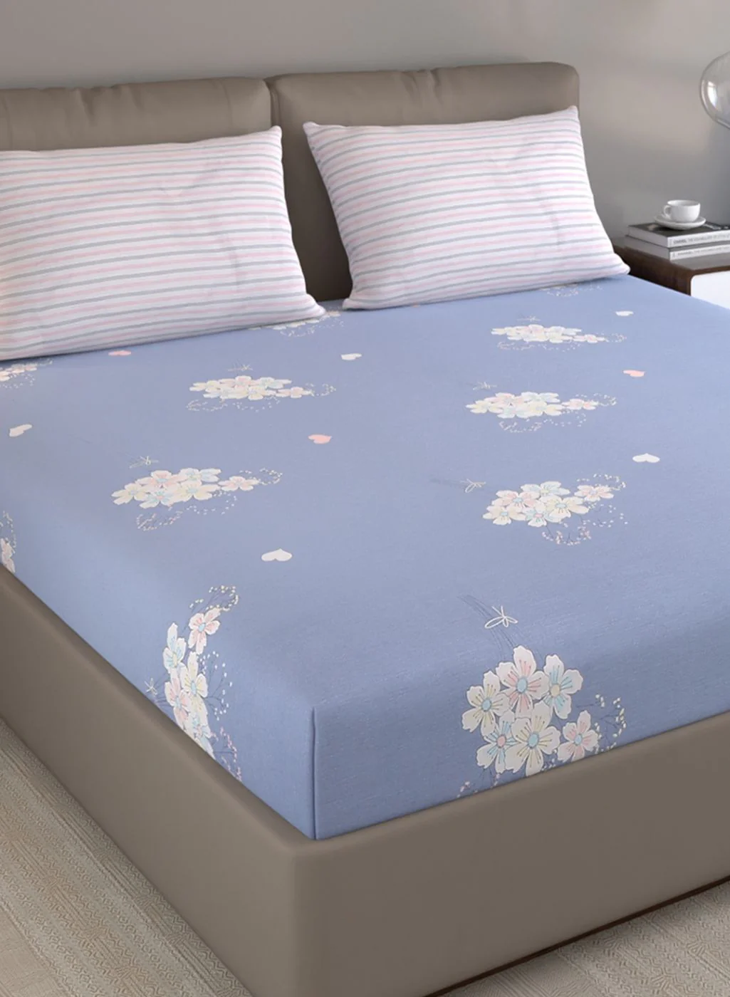 200TC Pure Cotton Queen Bedsheet with 2 Pillow Covers - Image 4