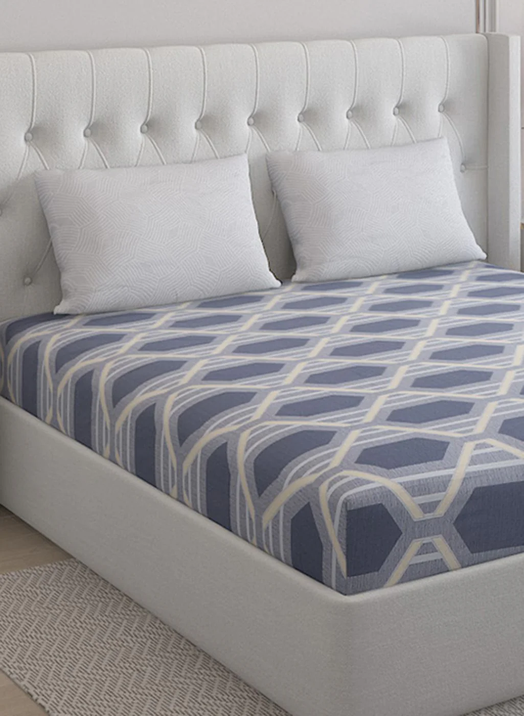 200TC Pure Cotton Queen Bedsheet with 2 Pillow Covers - Image 4