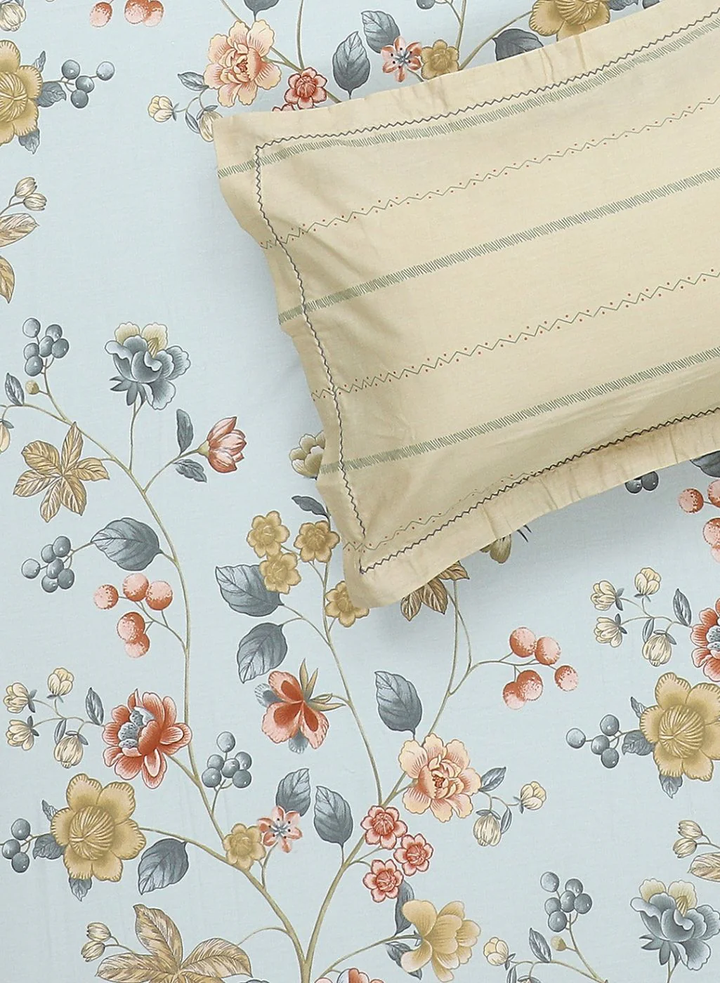 200TC Pure Cotton Queen Bedsheet with 2 Pillow Covers - Image 5