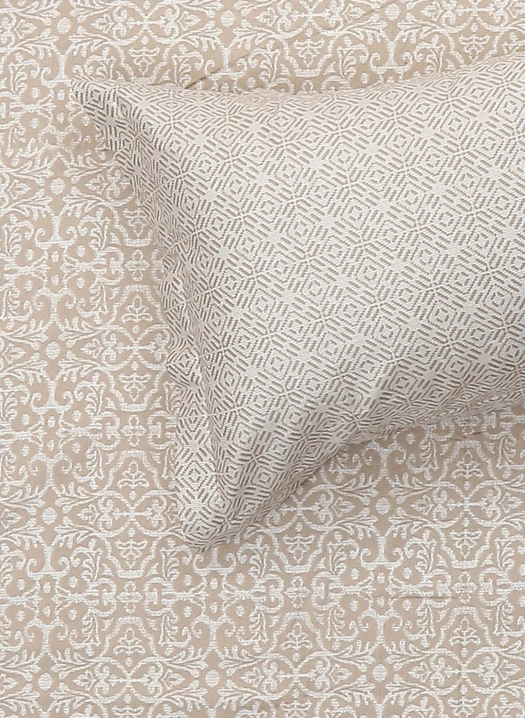 210TC Pure Cotton Queen Bedsheet with 2 Pillow Covers - Image 5