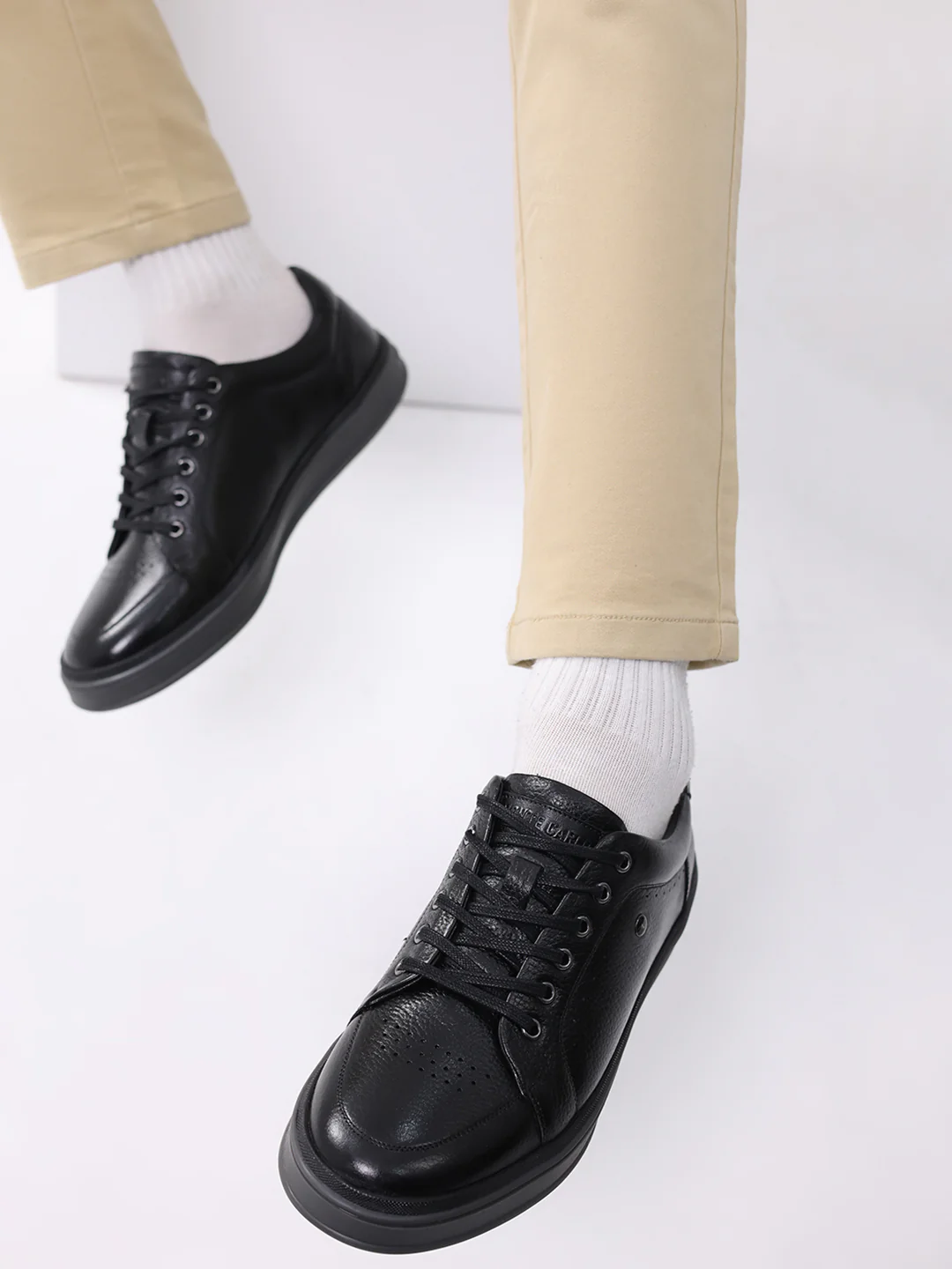 Monte Carlo Black Comfort Low-Top Leather Casual Sneakers for Men - Image 10
