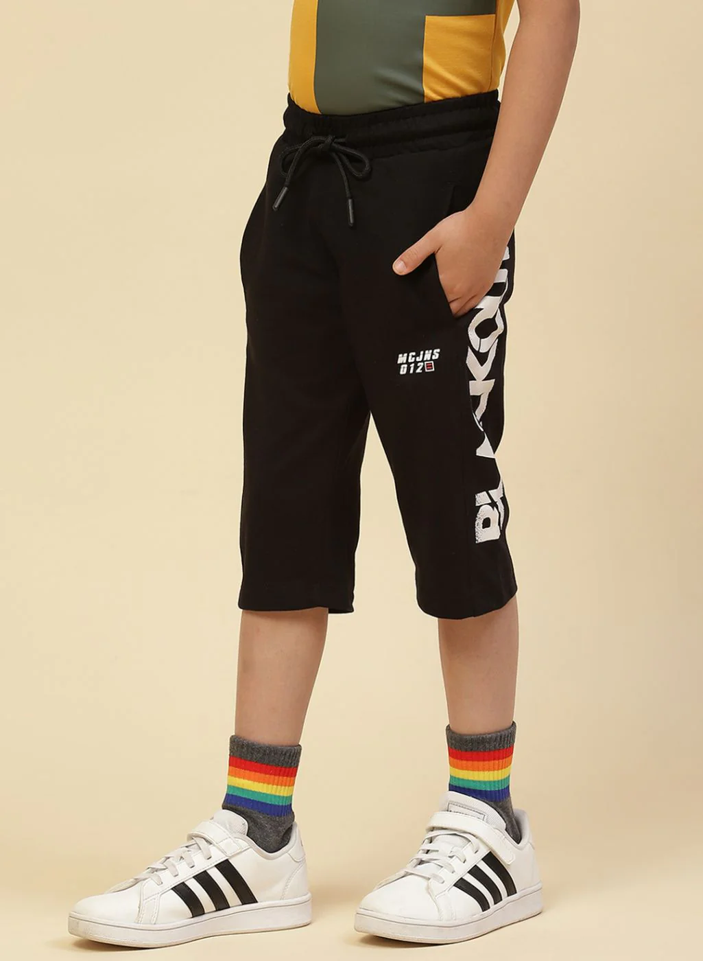 Boys Black Printed Capri - Image 2