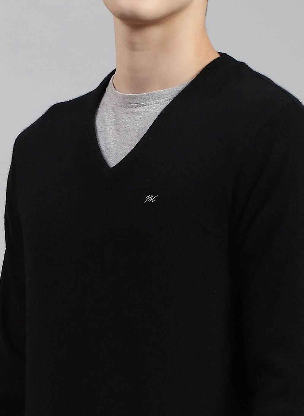 Men Black Solid Lamb wool Pullover - Image 6