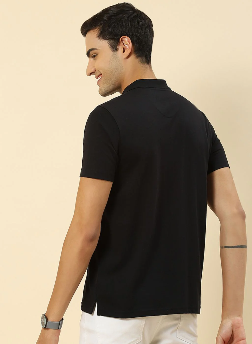 Men Black Solid T-Shirt - Image 5