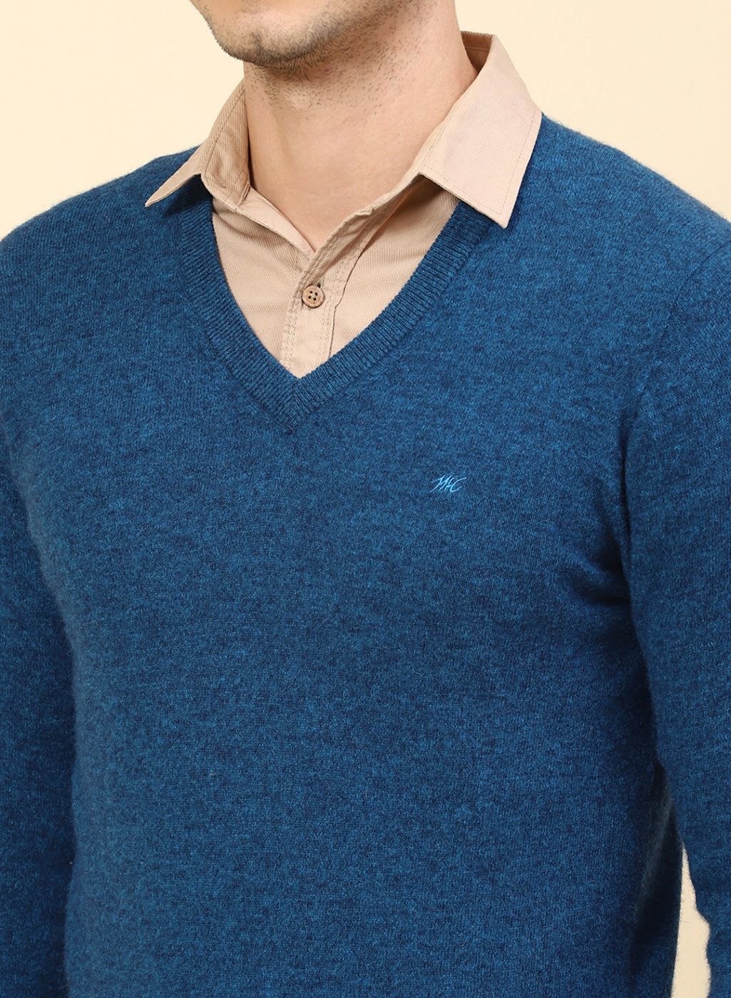 Men Blue Solid Lamb wool Pullover - Image 6