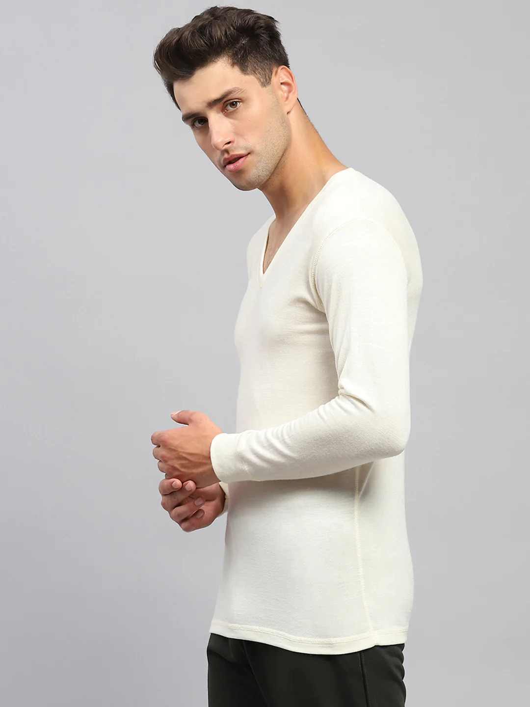 Men Cream Solid V Neck Full Sleeve Thermal Vest - Image 2