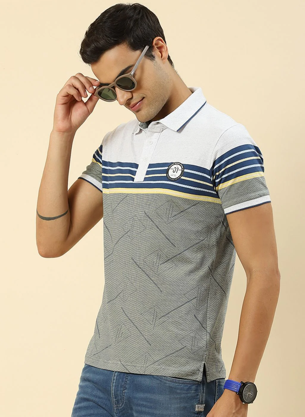 Men Green Jaquard T-Shirt - Image 3