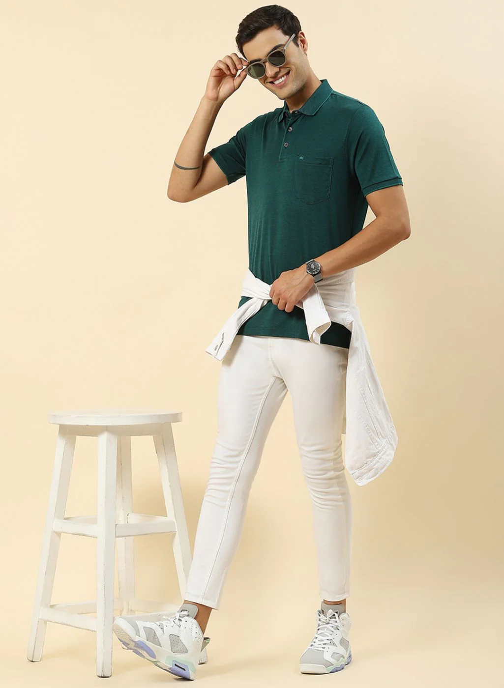 Men Green Solid T-Shirt - Image 5