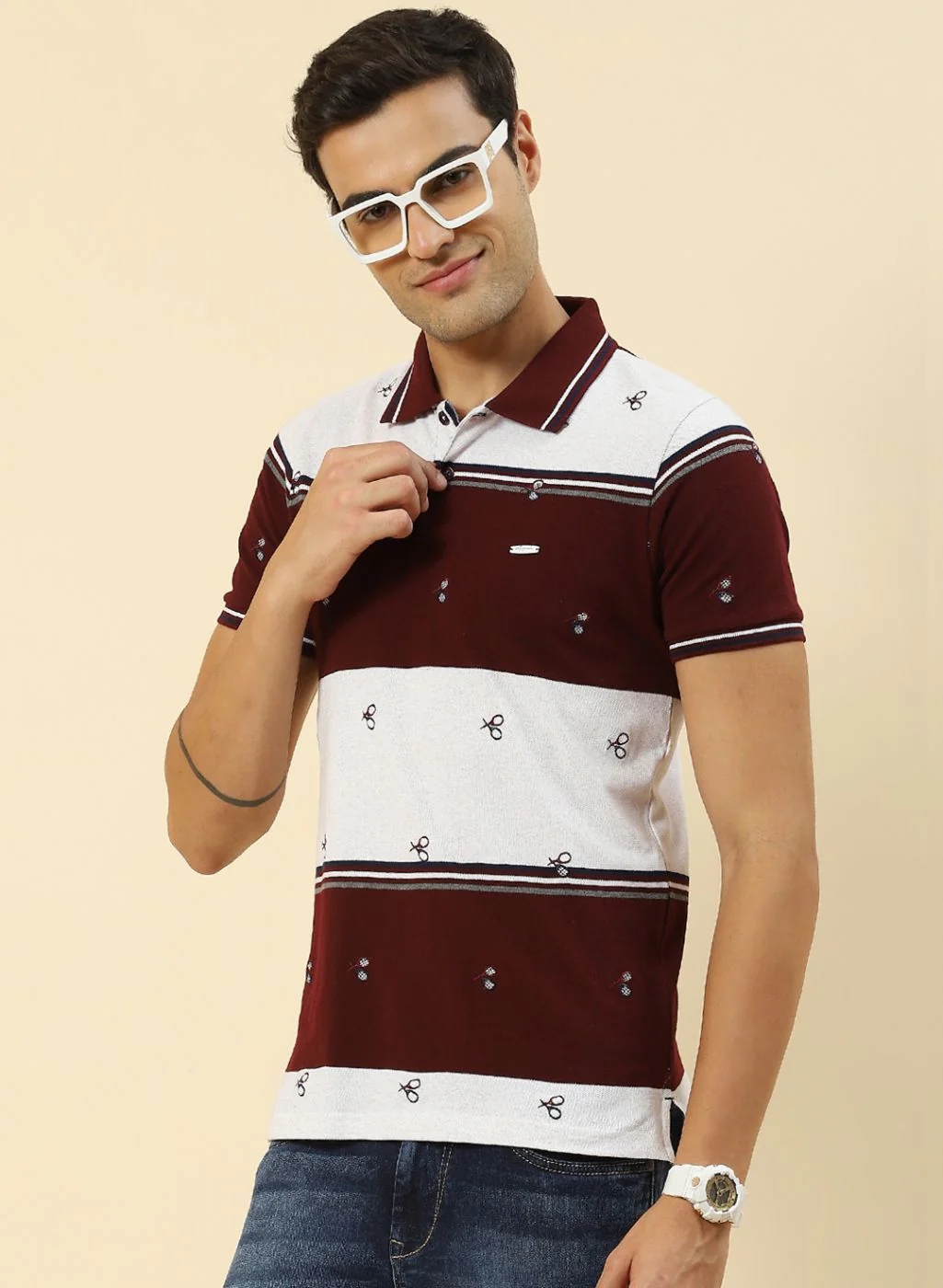 Men Maroon Jaquard T-Shirt - Image 2