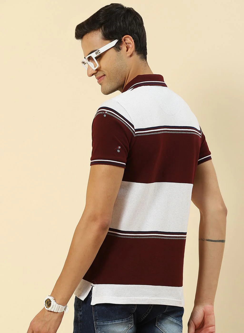 Men Maroon Jaquard T-Shirt - Image 4