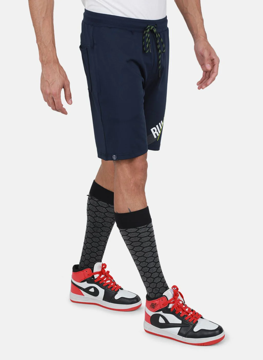 Men NAvy Blue Solid Bermuda - Image 6