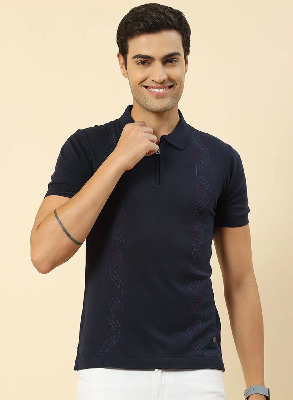Men NAvy Blue Solid T-Shirt - Image 2