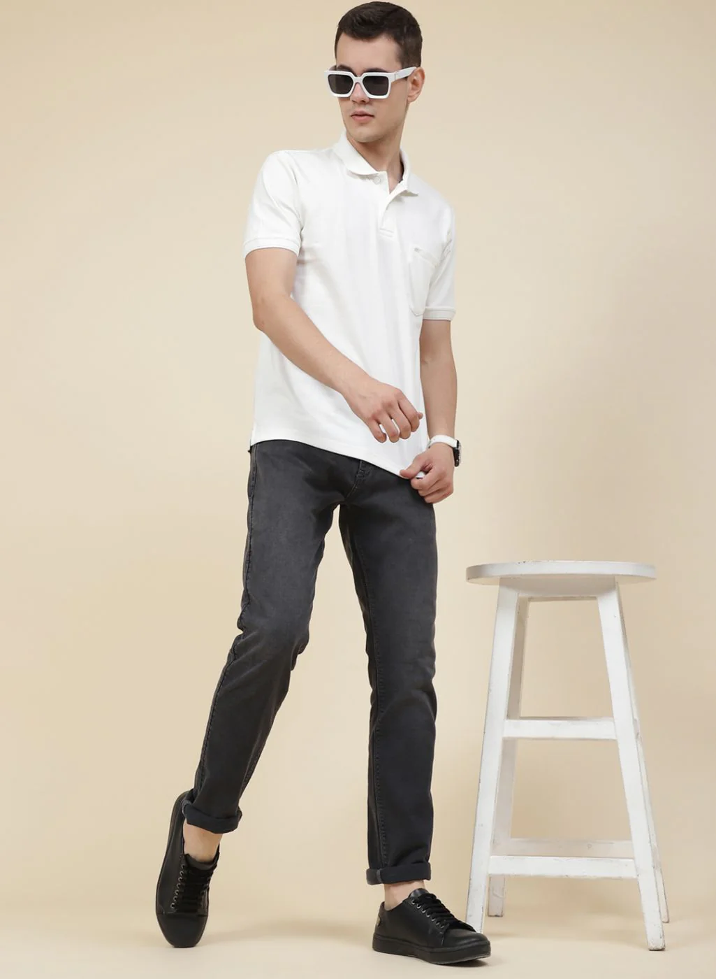 Men Off White Solid T-Shirt - Image 2