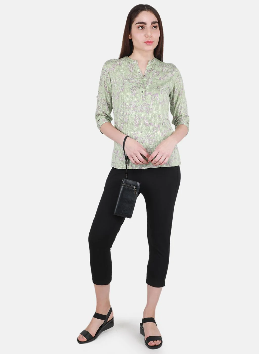 Women Black Solid Capri - Image 4