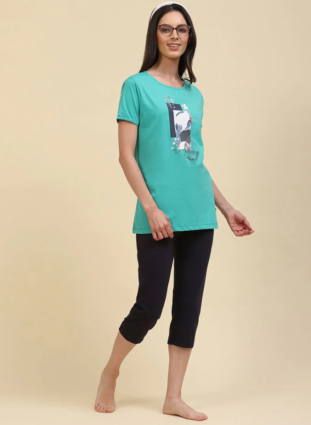 Women Green & NAvy Blue Printed Capri Set - Image 4