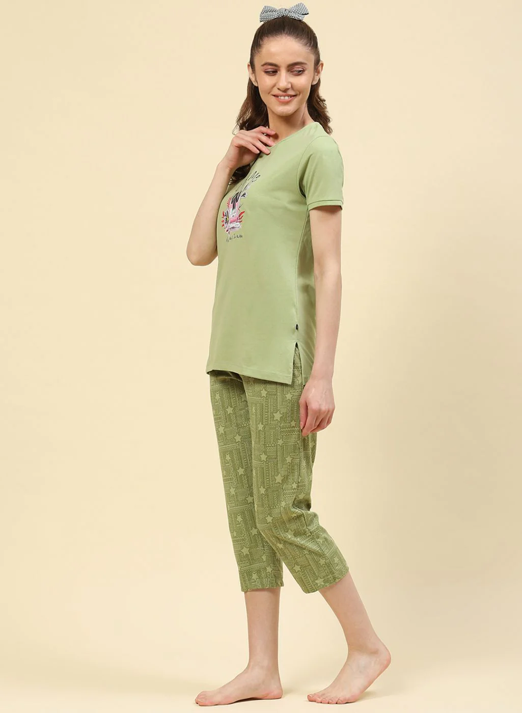 Women Green Printed Capri Set - Image 2