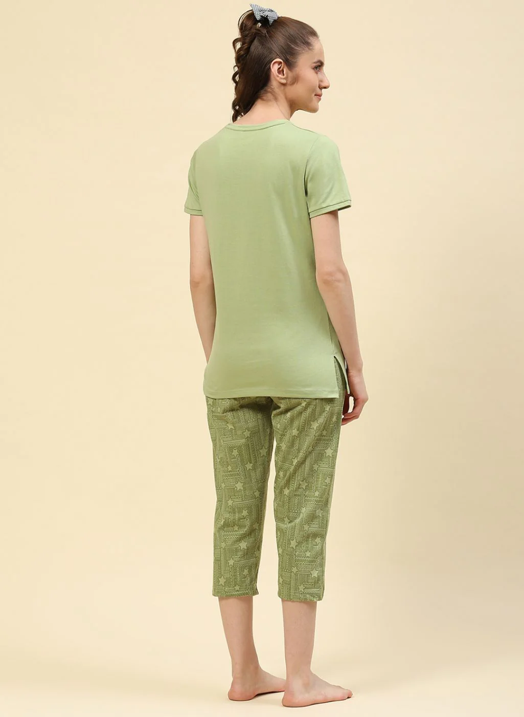 Women Green Printed Capri Set - Image 4