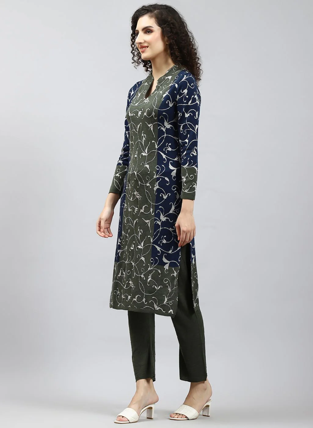 Women Green Self Design Kurti+Lower Set for Winter - Image 3