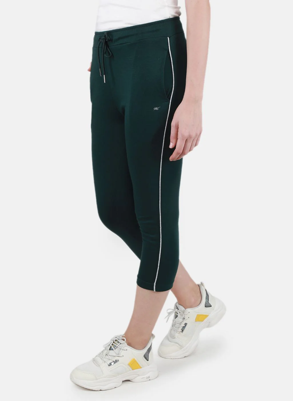 Women Green Solid Capri - Image 2