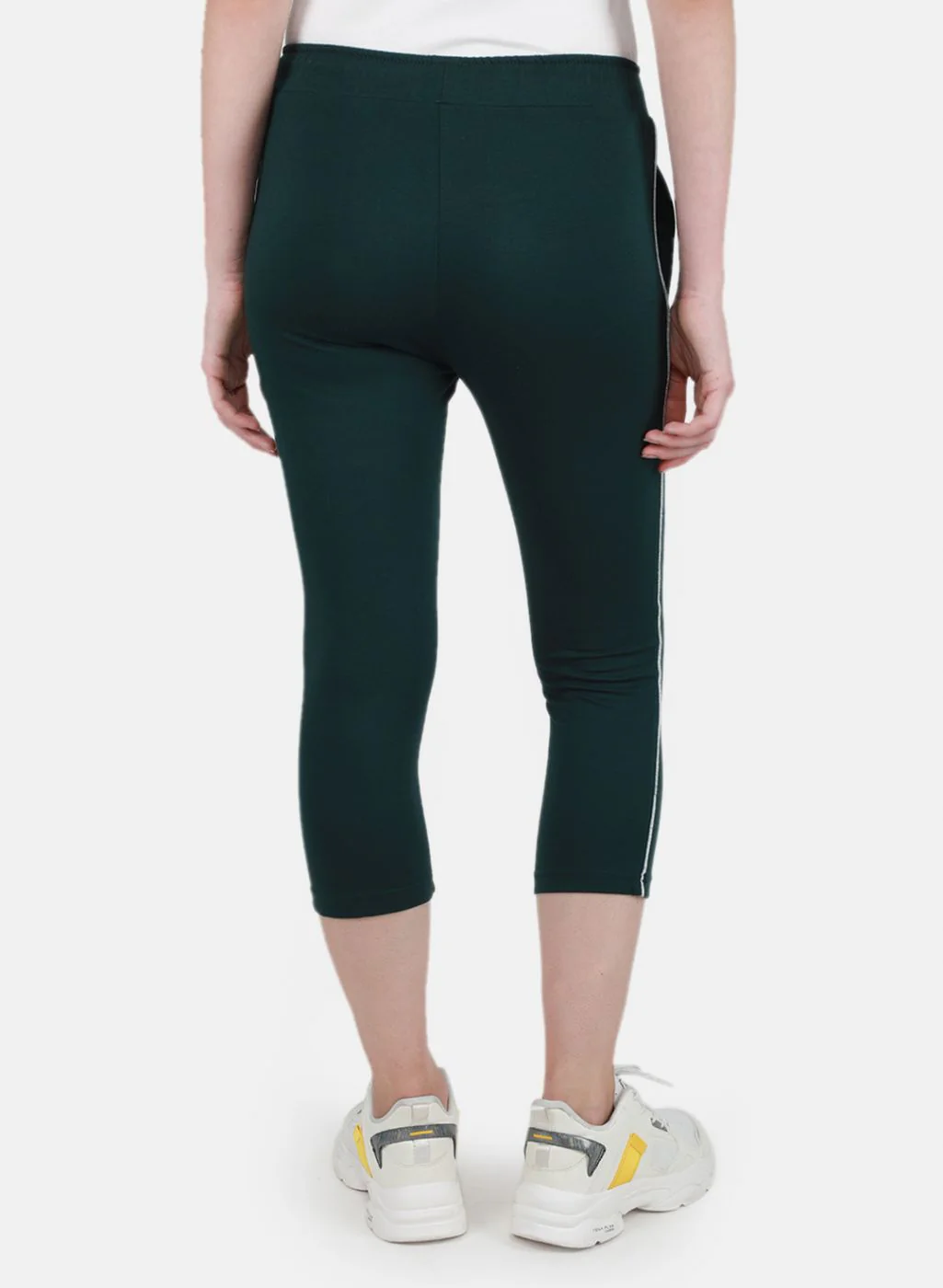 Women Green Solid Capri - Image 3