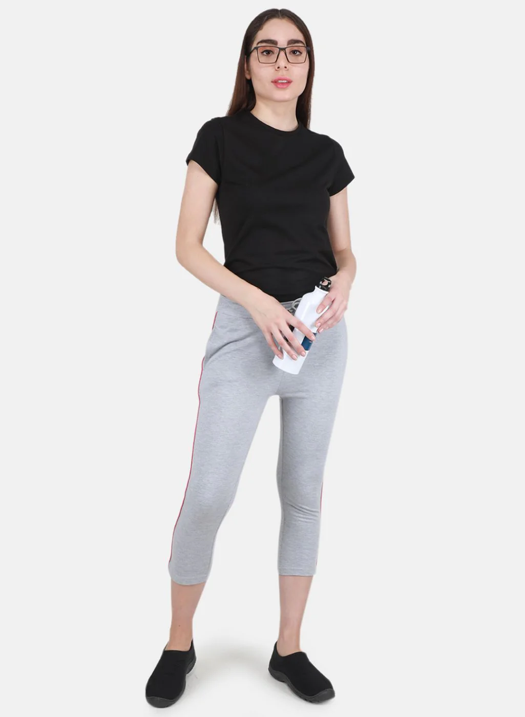 Women Grey Solid Capri - Image 4