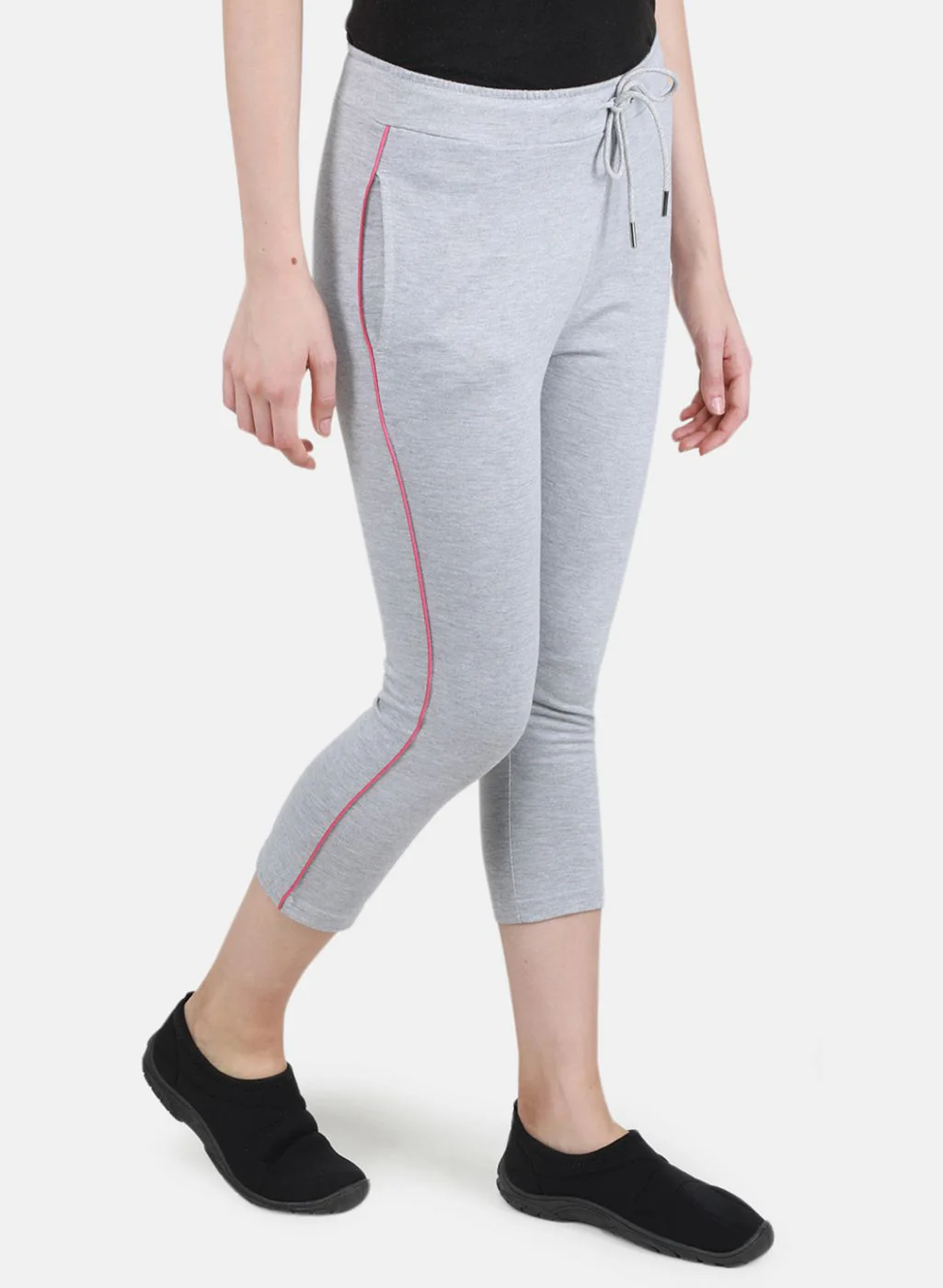 Women Grey Solid Capri - Image 6
