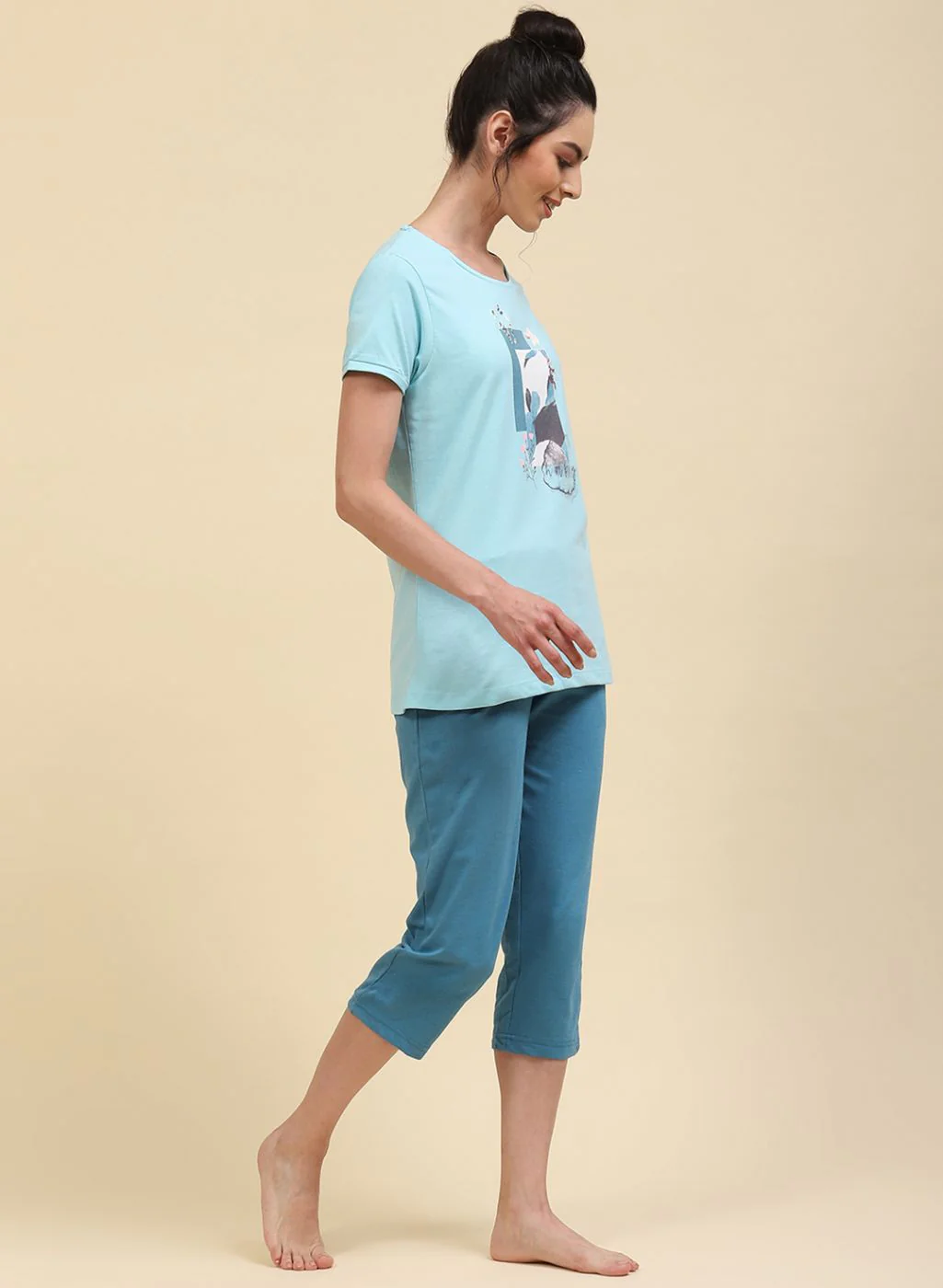 Women Sky Blue Printed Capri Set - Image 4