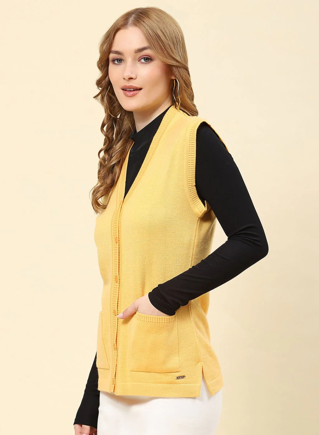 Women Yellow Solid Blend wool Cardigan - Image 3