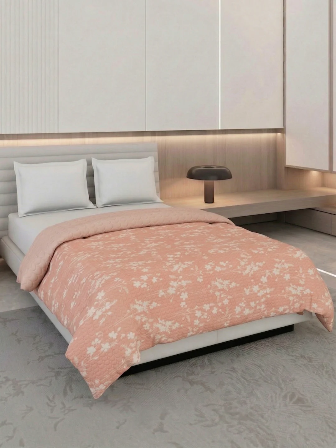 Premium Interlocking Motif Double Bed 3 Ply 200 GSM Comforter Cozy Flannel Collection Weight 2.8 kg - Image 2