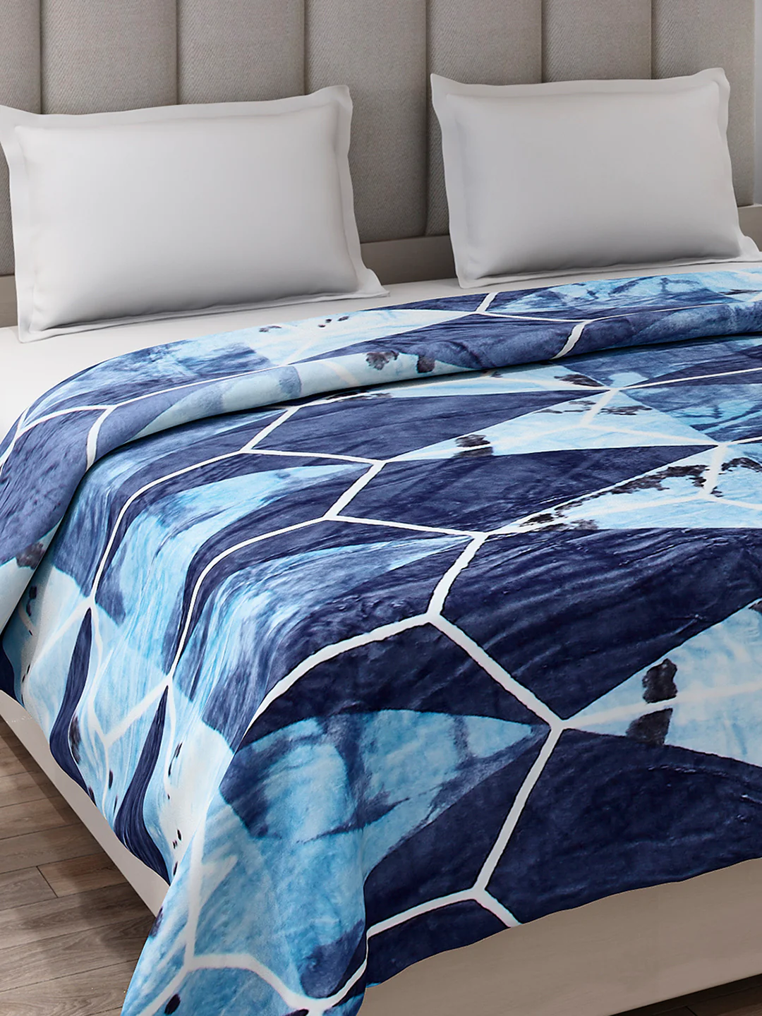 Printed Double Bed 233 GSM Blanket for AC Room - (Plushy) - Image 4