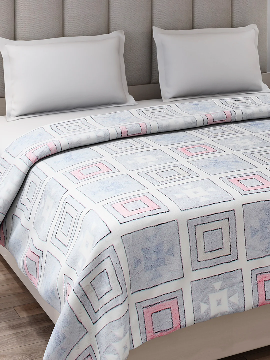 Printed Double Bed 300 GSM Blanket for AC Room - (Matrix) - Image 4