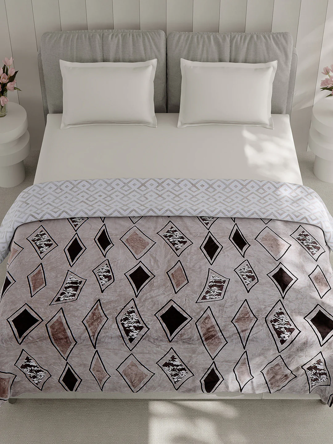 Printed Double Bed 350 GSM Blanket for AC Room - (Manhattan) - Image 2