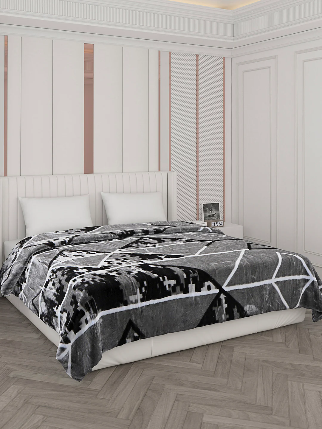 Printed Double Bed Reversible Blanket 2 Ply, 871 GSM, 4.6 kg (Moonvalley) - Image 4