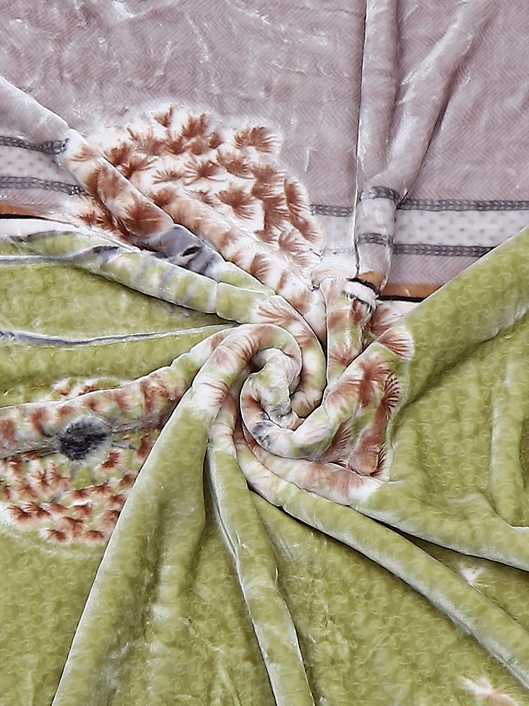 Printed Double Bed Blanket for Heavy Winter -2 Ply - Image 9