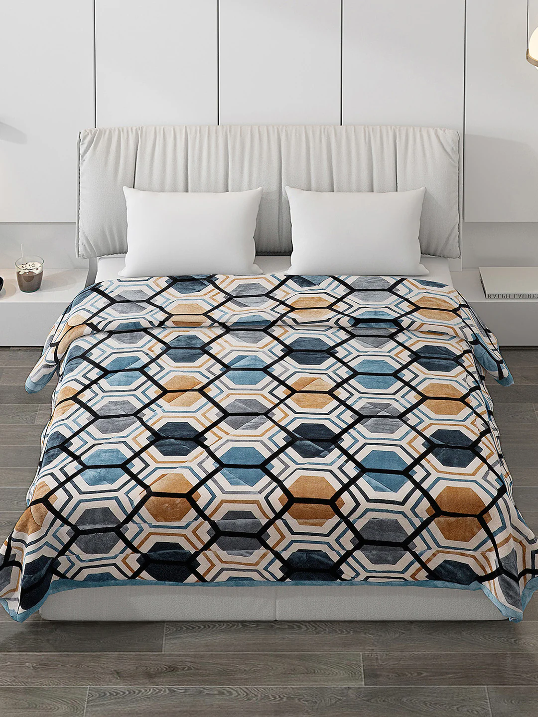 Printed Polyester Double Bed Comforter for Winter - Image 2