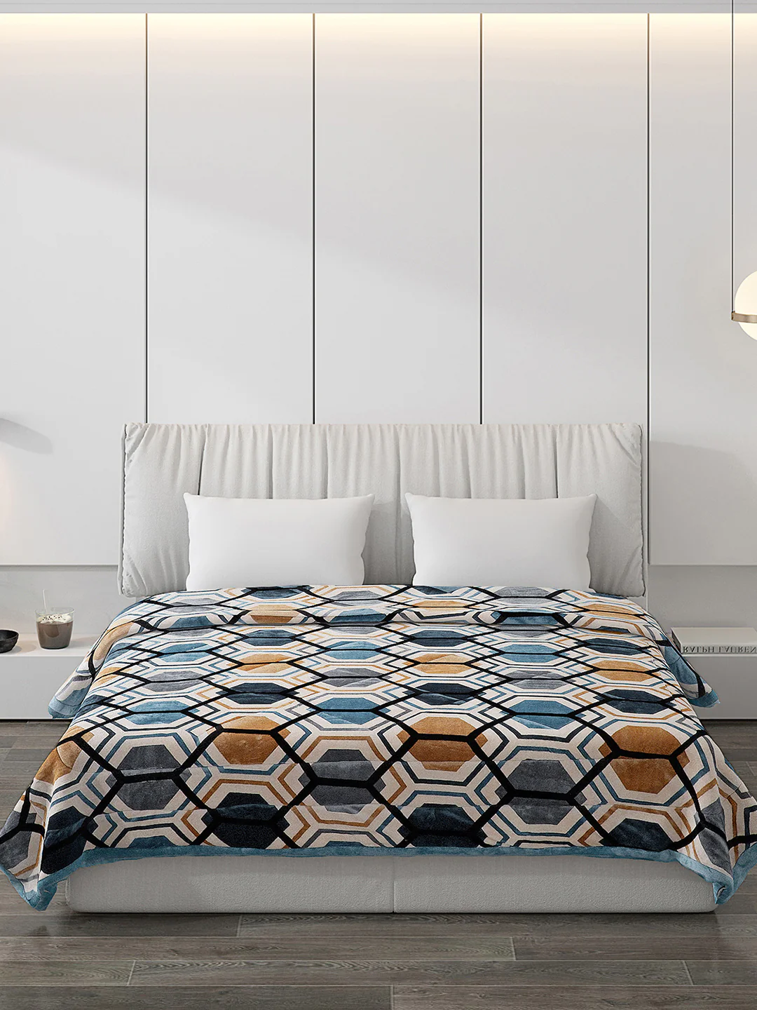 Printed Polyester Double Bed Comforter for Winter - Image 3