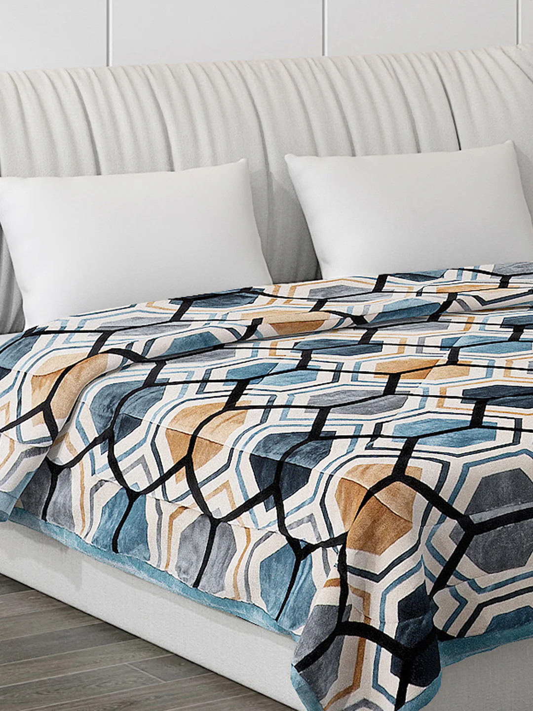 Printed Polyester Double Bed Comforter for Winter - Image 4