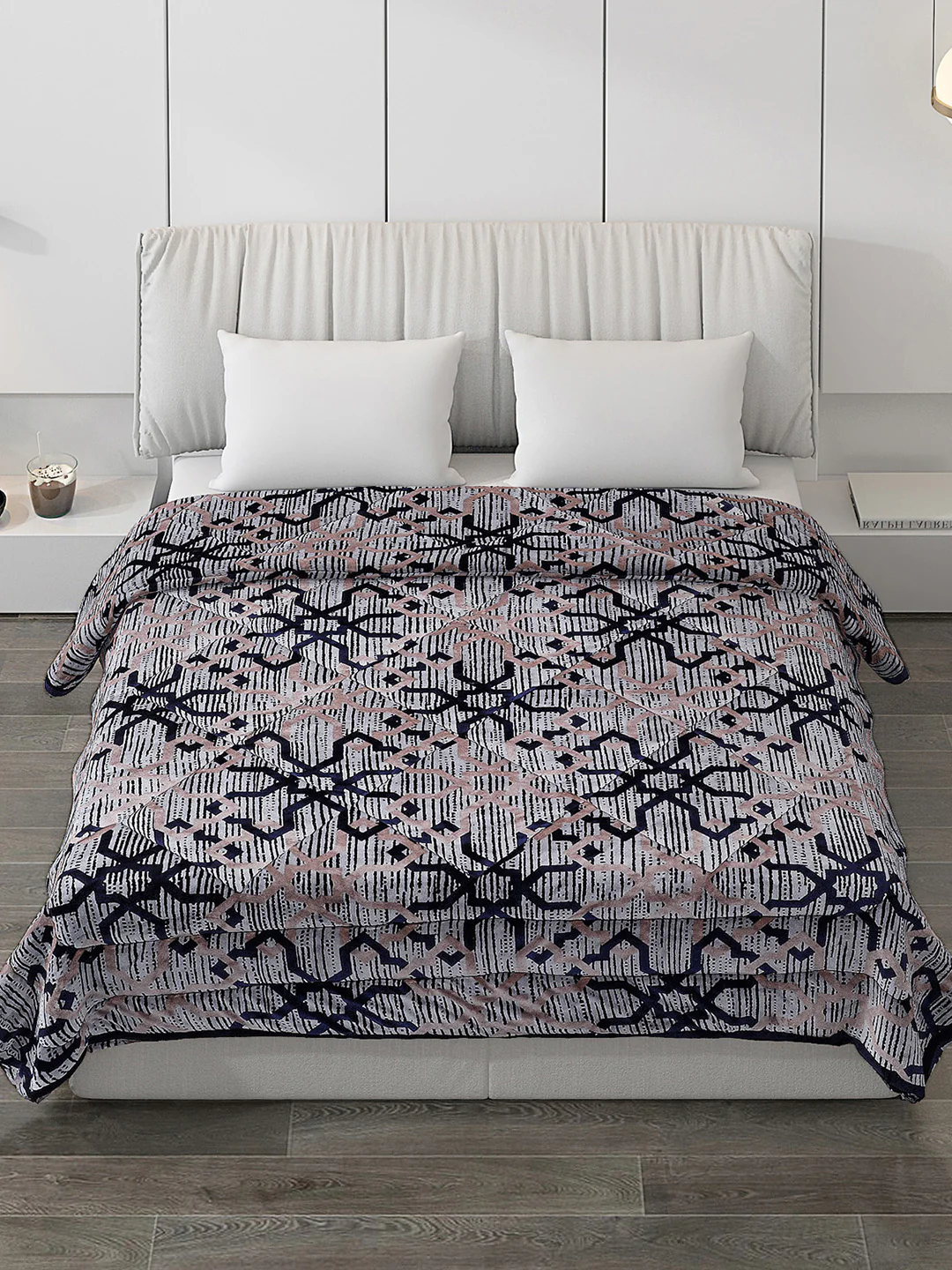Printed Polyester Double Bed Comforter for Winter - Image 2